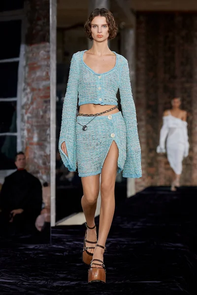 Look 35